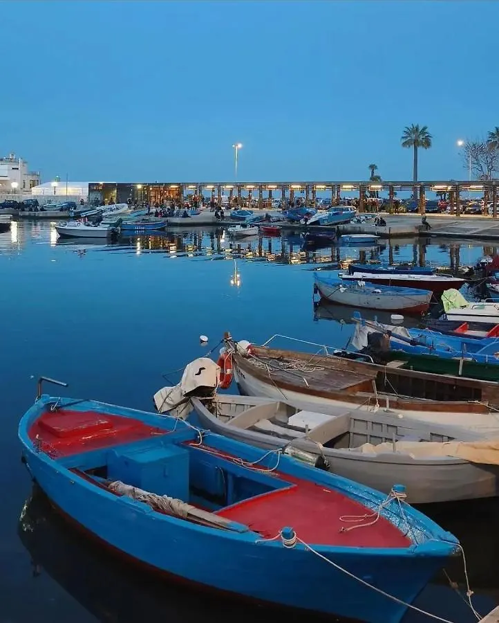 Casa Della Luna باري 0*,  إيطاليا